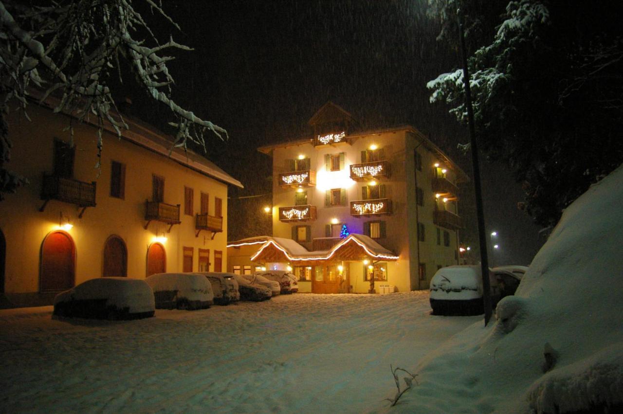 Hotel Zanella เปอิโอโฟนติ ภายนอก รูปภาพ