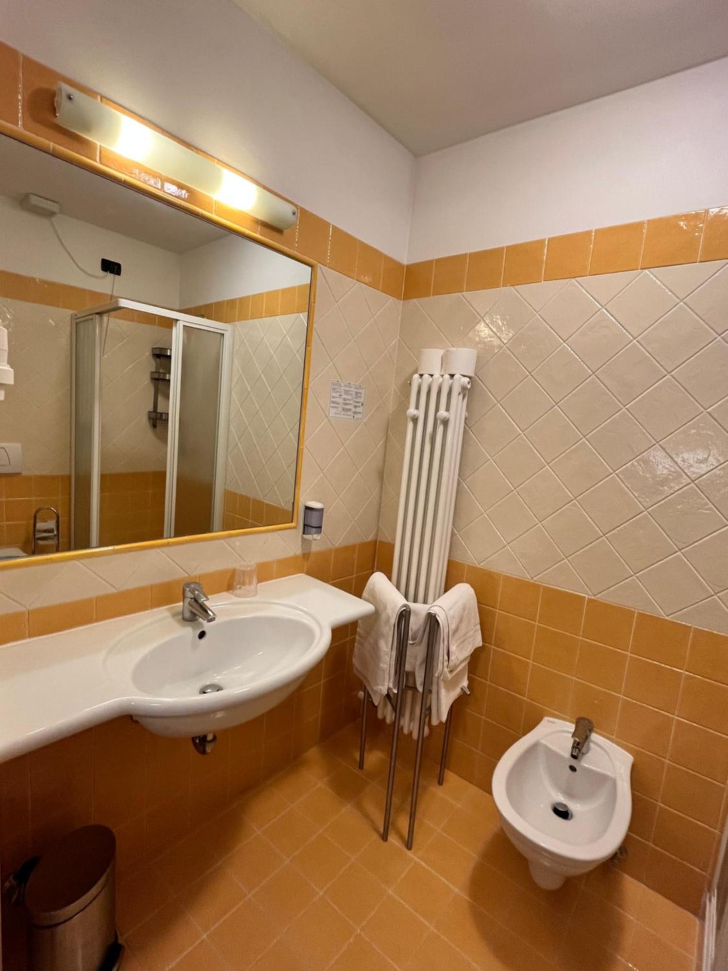 Hotel Zanella เปอิโอโฟนติ ภายนอก รูปภาพ